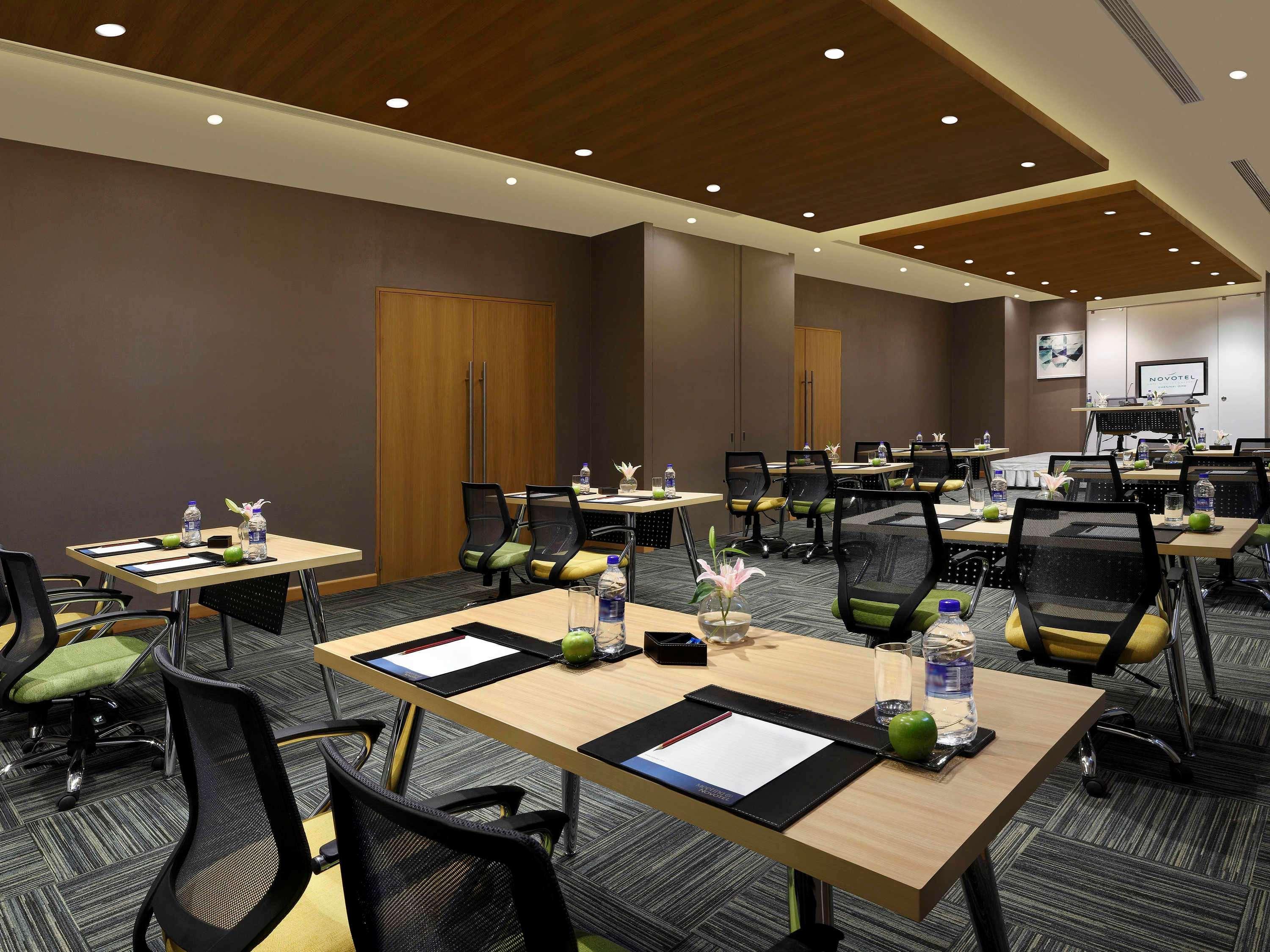 Novotel Chennai Sipcot Ngoại thất bức ảnh Meeting room