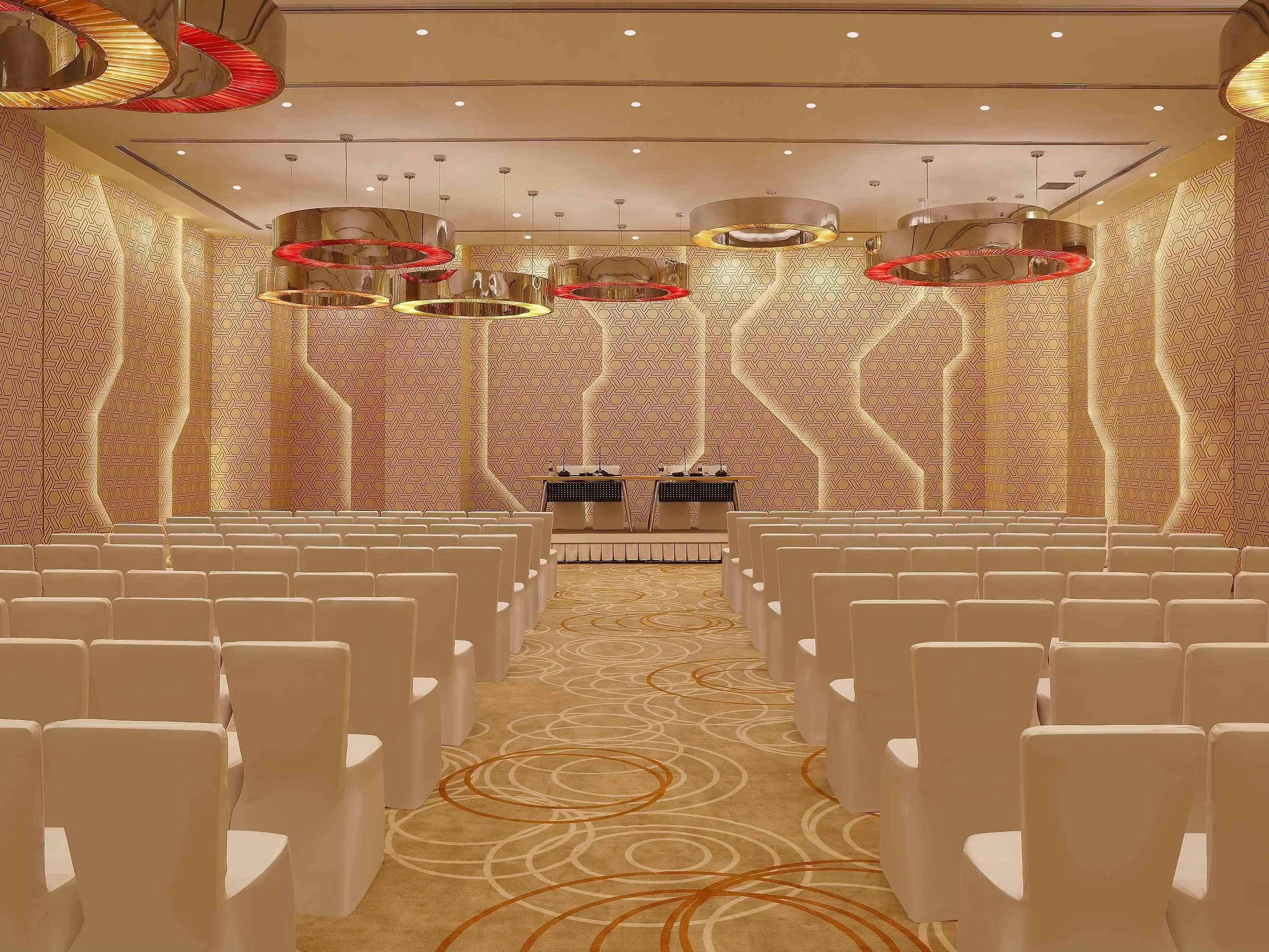 Novotel Chennai Sipcot Ngoại thất bức ảnh The interior of the new church