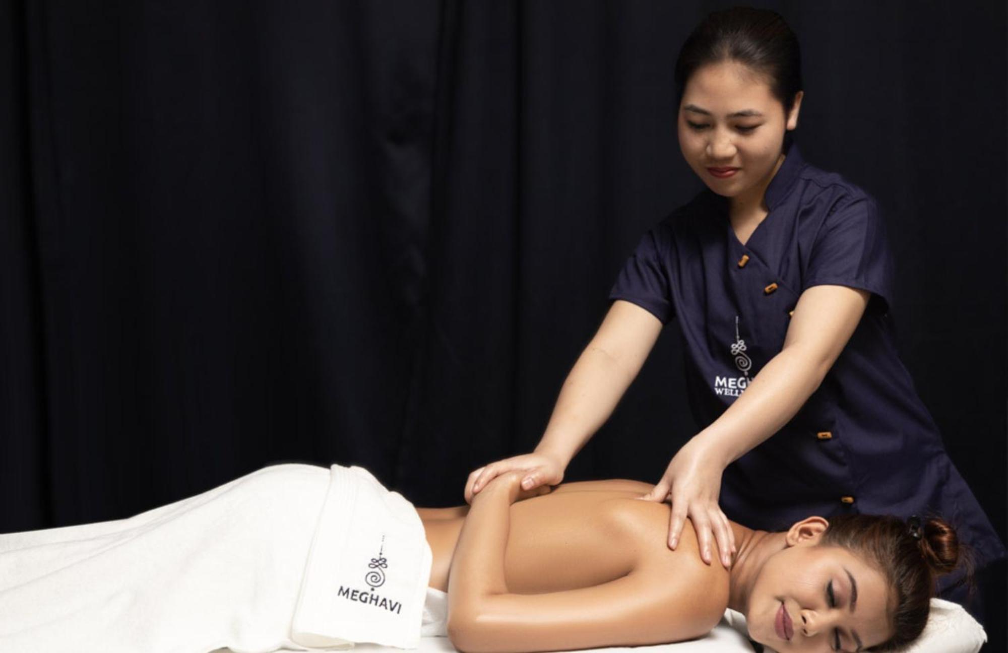 Novotel Chennai Sipcot Ngoại thất bức ảnh Thai massage