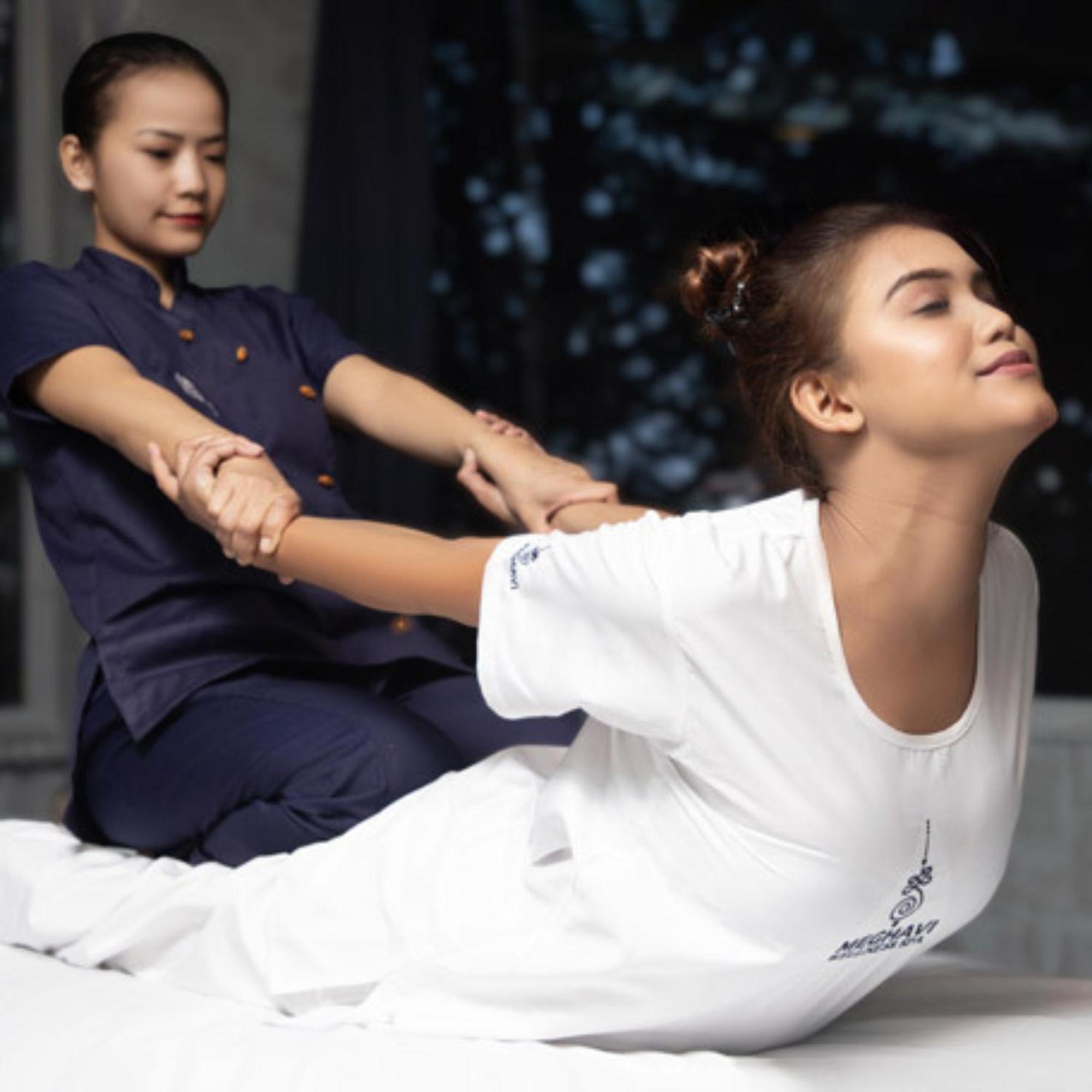Novotel Chennai Sipcot Ngoại thất bức ảnh Thai massage